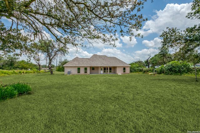 716 County Road 6847, Lytle, TX 78052