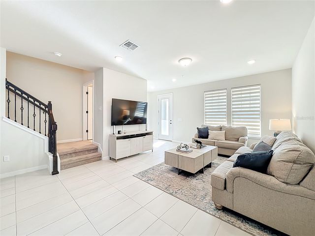 10976 LEAFSHORE LOOP, Orlando, FL 32829