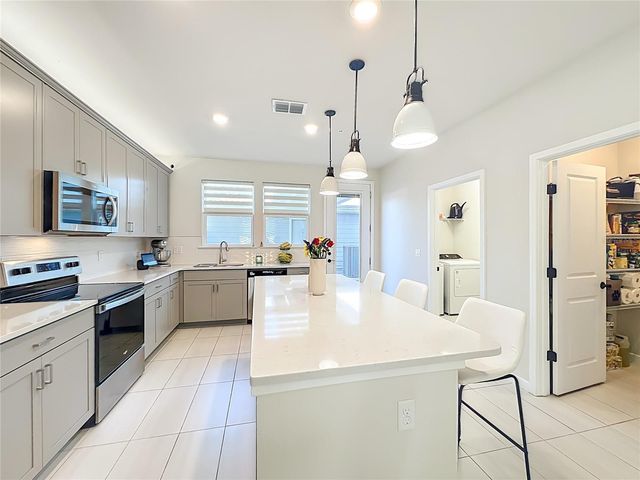 10976 LEAFSHORE LOOP, Orlando, FL 32829