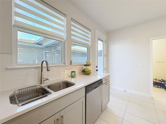 10976 LEAFSHORE LOOP, Orlando, FL 32829