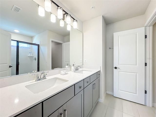 10976 LEAFSHORE LOOP, Orlando, FL 32829