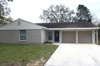 411 Cole Street, Webster, TX 77598