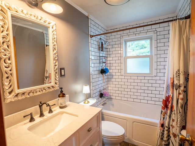 1704 W 40TH Street, Erie, PA 16509