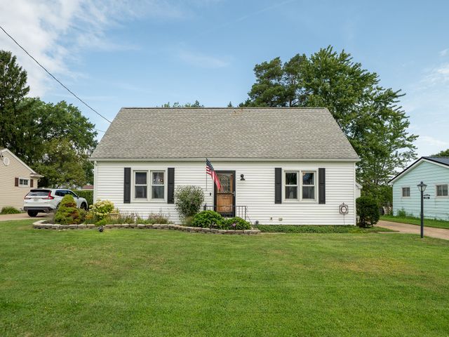 1704 W 40TH Street, Erie, PA 16509