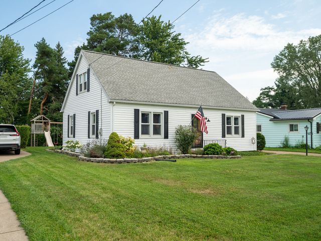 1704 W 40TH Street, Erie, PA 16509