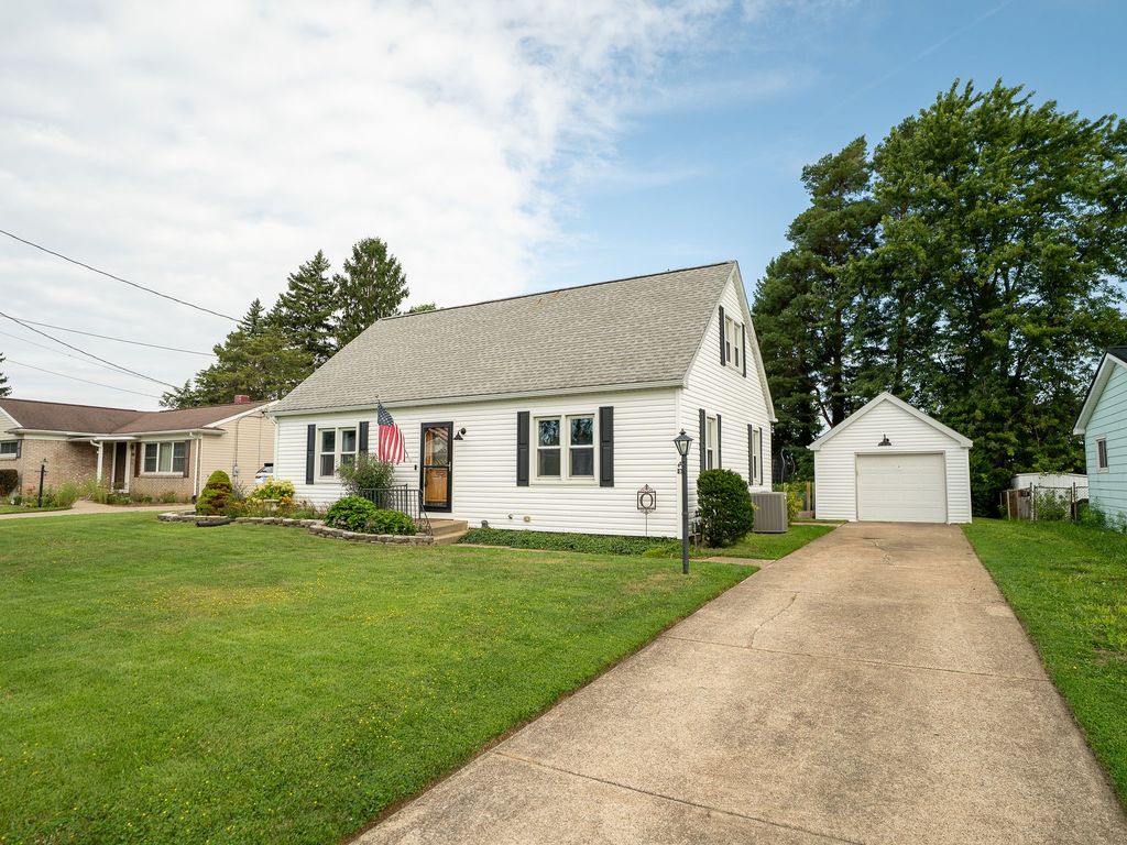 1704 W 40TH Street, Erie, PA 16509