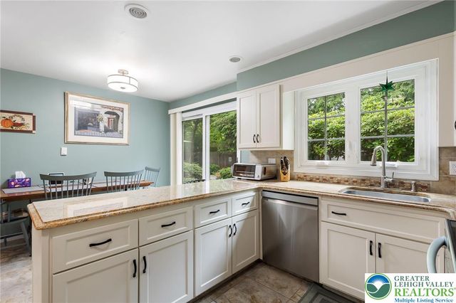 2898 Fairfield Drive, Salisbury Twp, PA 18103