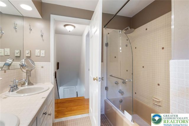 2898 Fairfield Drive, Salisbury Twp, PA 18103