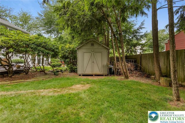 2898 Fairfield Drive, Salisbury Twp, PA 18103