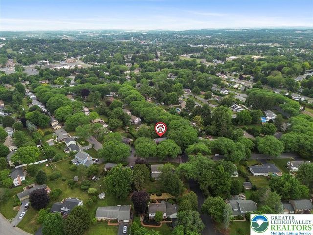 2898 Fairfield Drive, Salisbury Twp, PA 18103