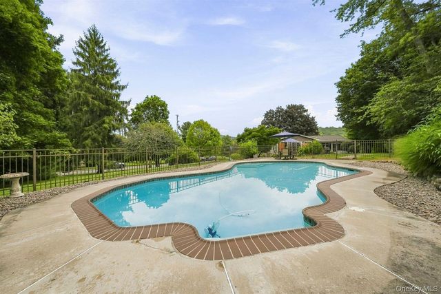 4 Rena Marie Circle, Washingtonville, NY 10992