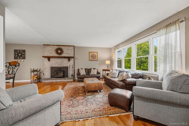 4 Rena Marie Circle, Washingtonville, NY 10992