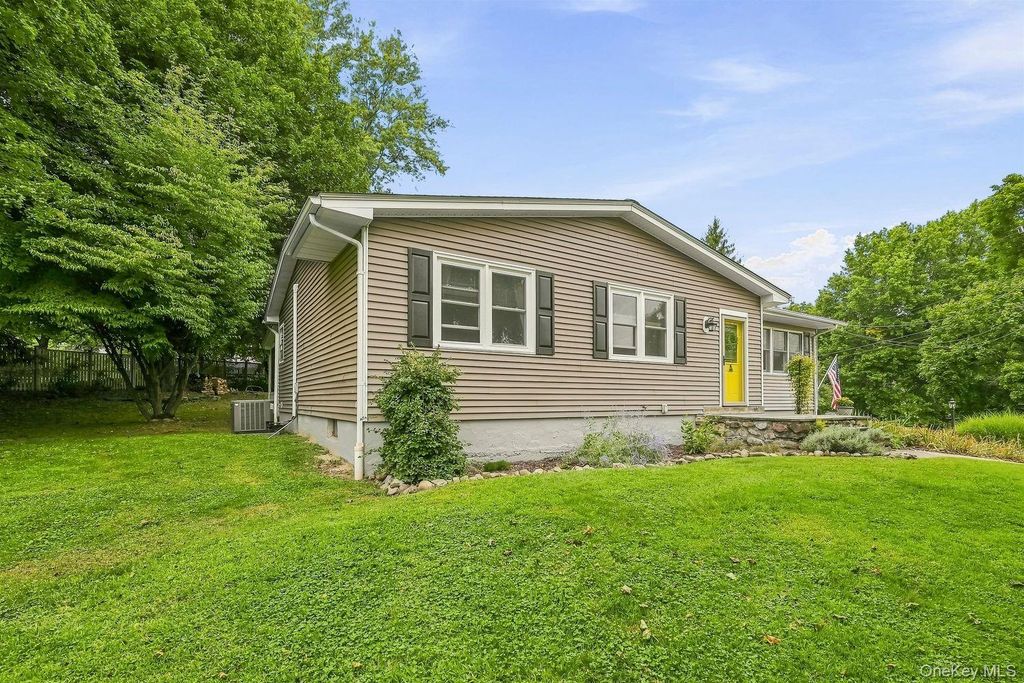 4 Rena Marie Circle, Washingtonville, NY 10992 — photo 3