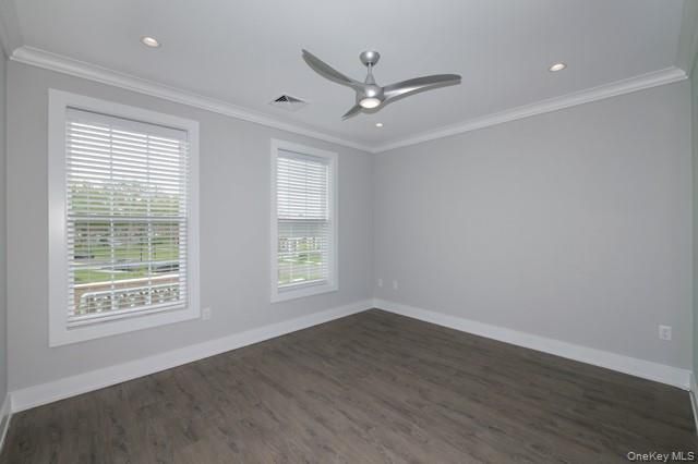 94302 Circle Drive 94-302, Central Islip, NY 11722