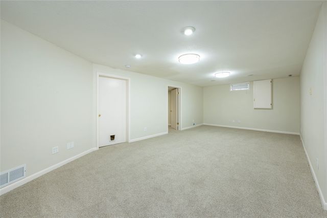 4659 Elm Street, West Des Moines, IA 50265