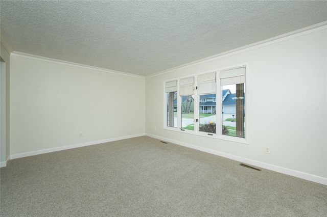 4659 Elm Street, West Des Moines, IA 50265