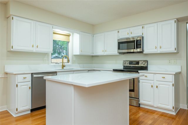 4659 Elm Street, West Des Moines, IA 50265