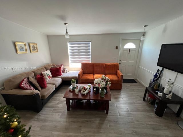 21780 NW 2nd Ct, Pembroke Pines, FL 33029