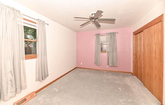 1332 Lakeview AVENUE, South Milwaukee, WI 53172