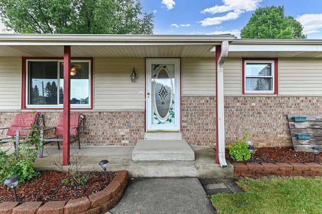 1332 Lakeview AVENUE, South Milwaukee, WI 53172