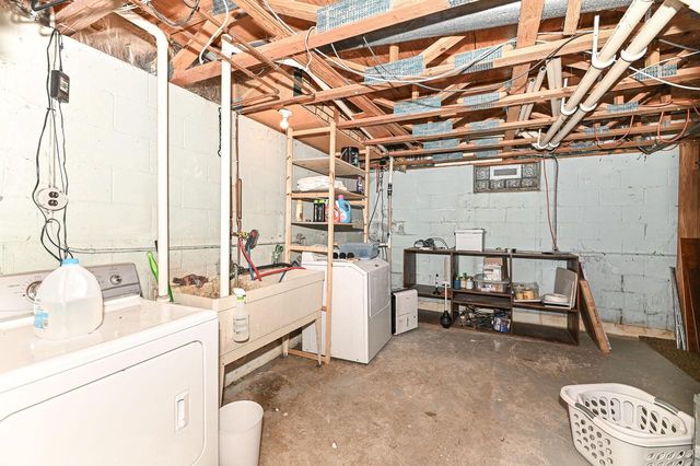 1332 Lakeview AVENUE, South Milwaukee, WI 53172