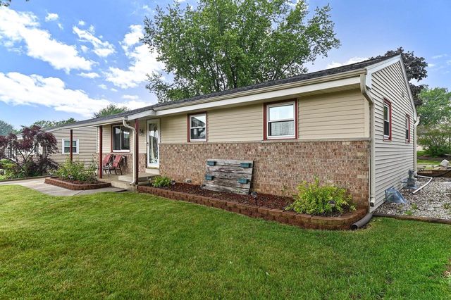 1332 Lakeview AVENUE, South Milwaukee, WI 53172
