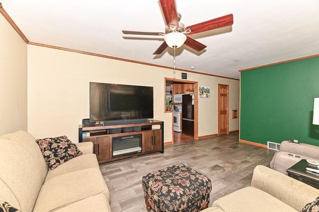 1332 Lakeview AVENUE, South Milwaukee, WI 53172
