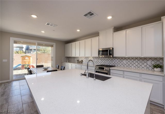 194 Viento Ridge Street, Henderson, NV 89012