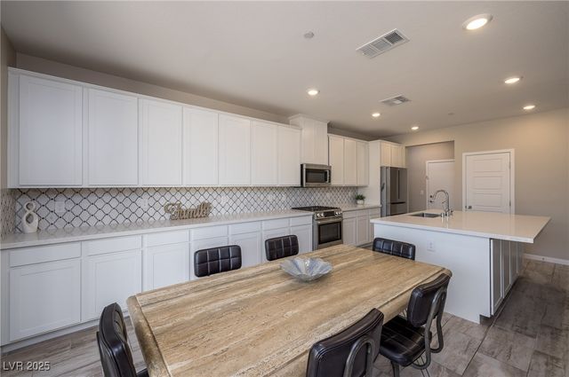 194 Viento Ridge Street, Henderson, NV 89012