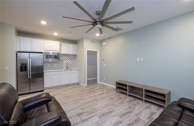 194 Viento Ridge Street, Henderson, NV 89012