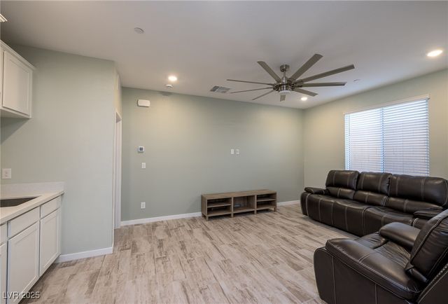 194 Viento Ridge Street, Henderson, NV 89012