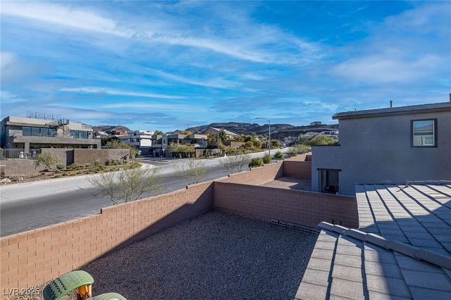 194 Viento Ridge Street, Henderson, NV 89012