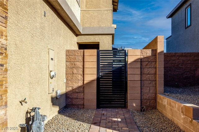 194 Viento Ridge Street, Henderson, NV 89012