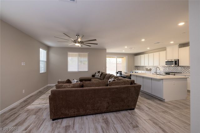 194 Viento Ridge Street, Henderson, NV 89012