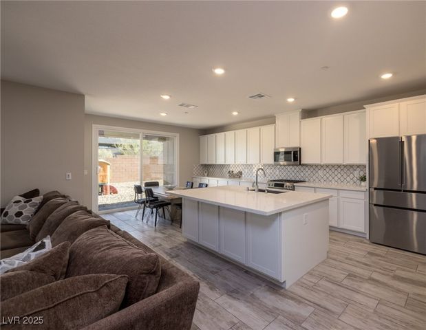 194 Viento Ridge Street, Henderson, NV 89012