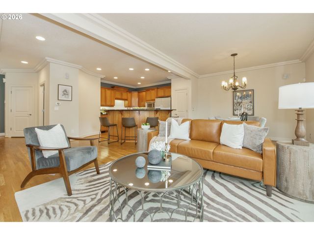 2268 SAINT MORITZ Loop, West Linn, OR 97068