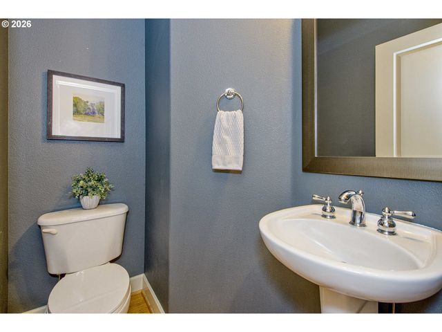 2268 SAINT MORITZ Loop, West Linn, OR 97068