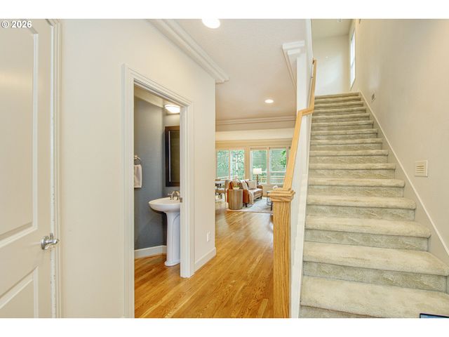 2268 SAINT MORITZ Loop, West Linn, OR 97068
