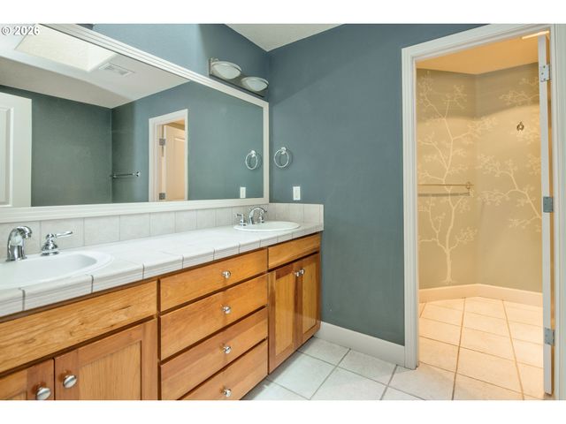 2268 SAINT MORITZ Loop, West Linn, OR 97068