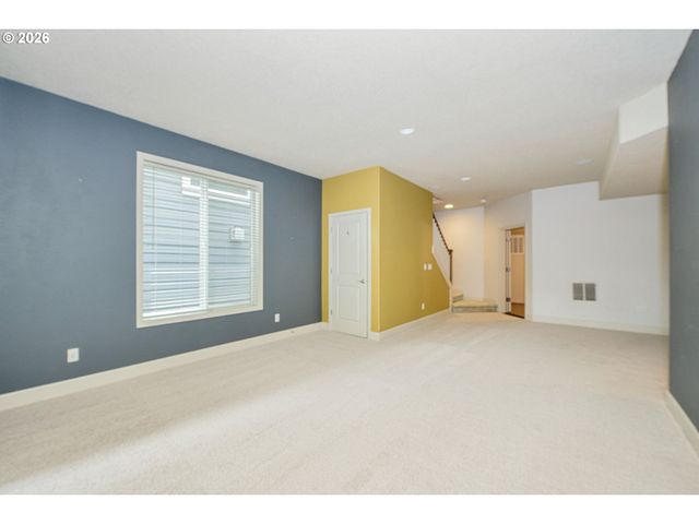 2268 SAINT MORITZ Loop, West Linn, OR 97068