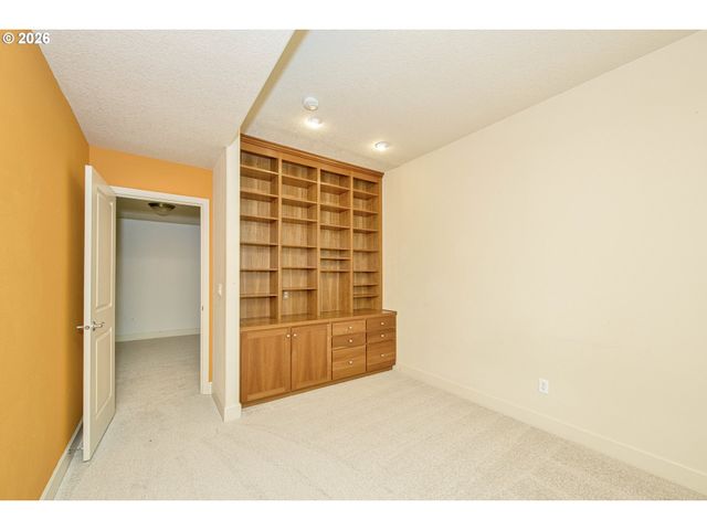 2268 SAINT MORITZ Loop, West Linn, OR 97068
