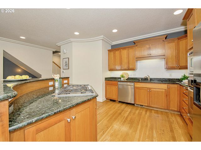 2268 SAINT MORITZ Loop, West Linn, OR 97068