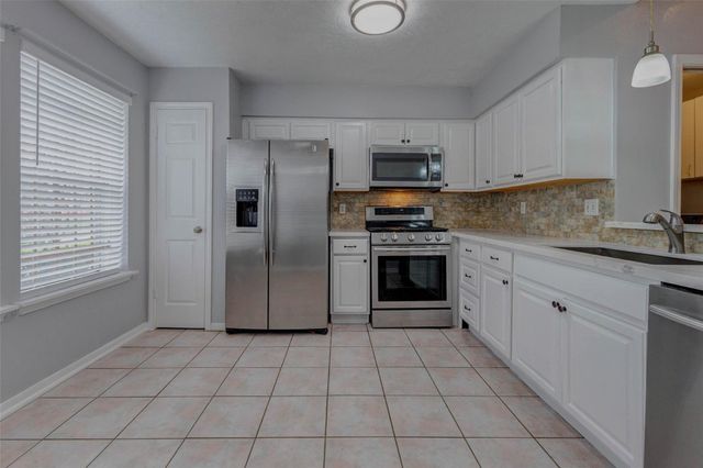 13211 Sharpbill Drive, Houston, TX 77083