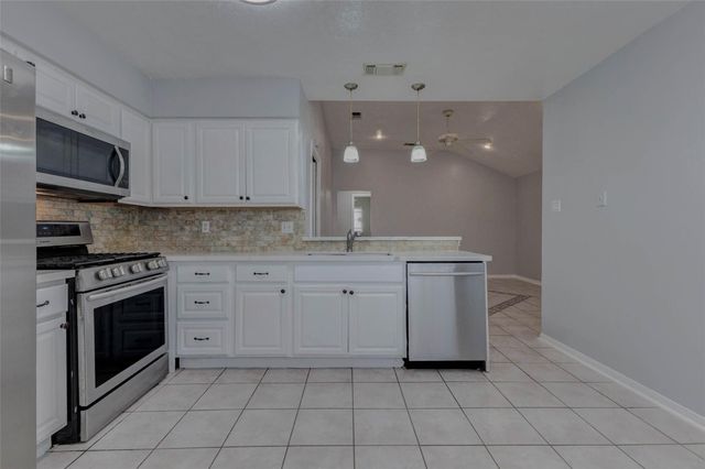 13211 Sharpbill Drive, Houston, TX 77083