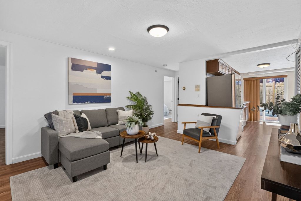 1722 Commonwealth Ave. 1-1722, Boston, MA 02135
