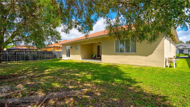 16252 SW 42nd Ter, Miami, FL 33185