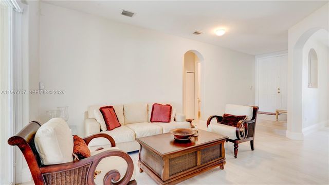 16252 SW 42nd Ter, Miami, FL 33185