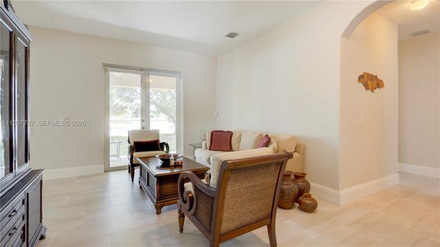 16252 SW 42nd Ter, Miami, FL 33185