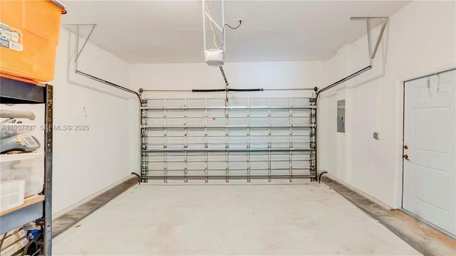 16252 SW 42nd Ter, Miami, FL 33185