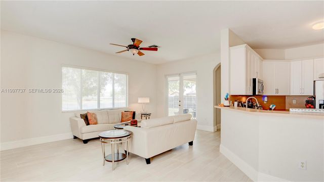 16252 SW 42nd Ter, Miami, FL 33185